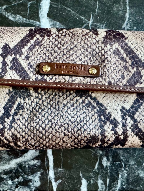 kate spade Handbags - kate spade Snake-Print Wallet in Brown and Cream with Gold Hardware